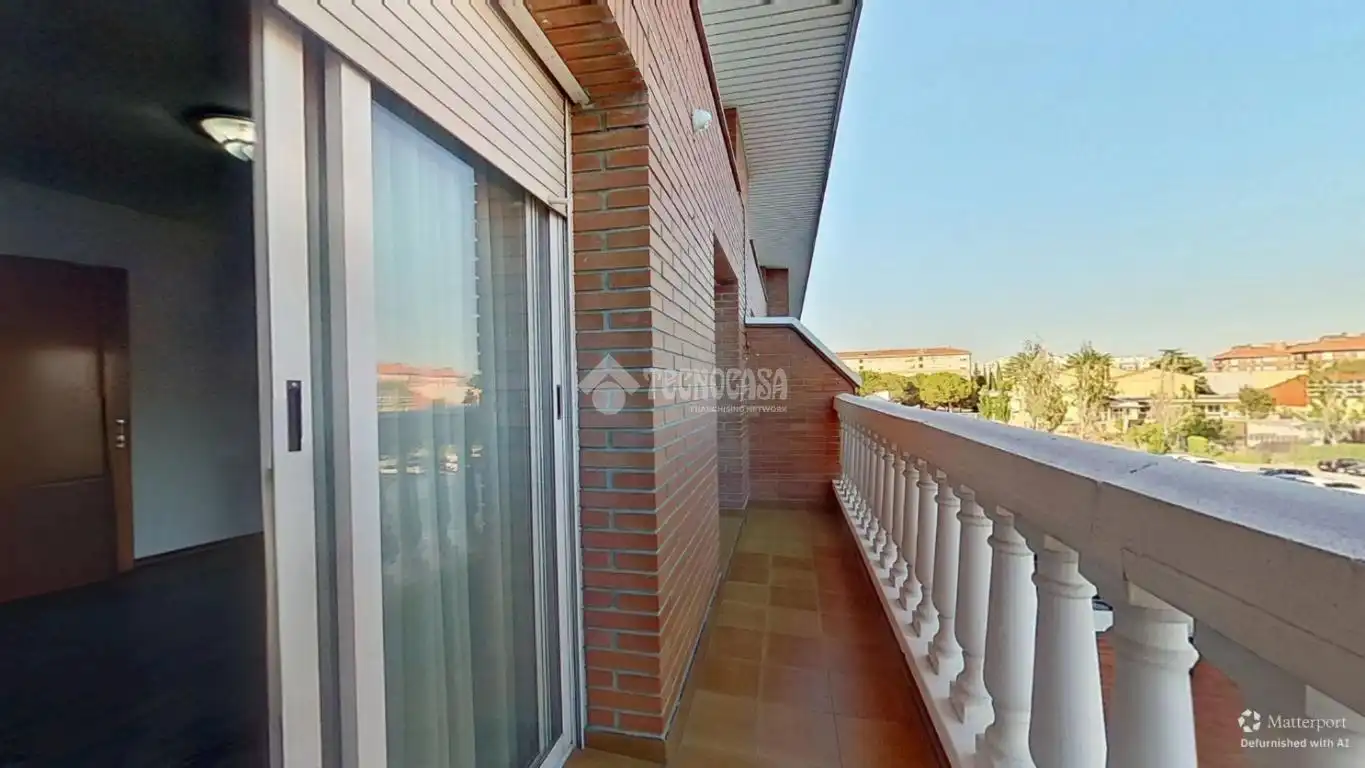 Terrassa de Casa adosada en venda en Barberà del Vallès amb Aire condicionat, Calefacció i Terrassa