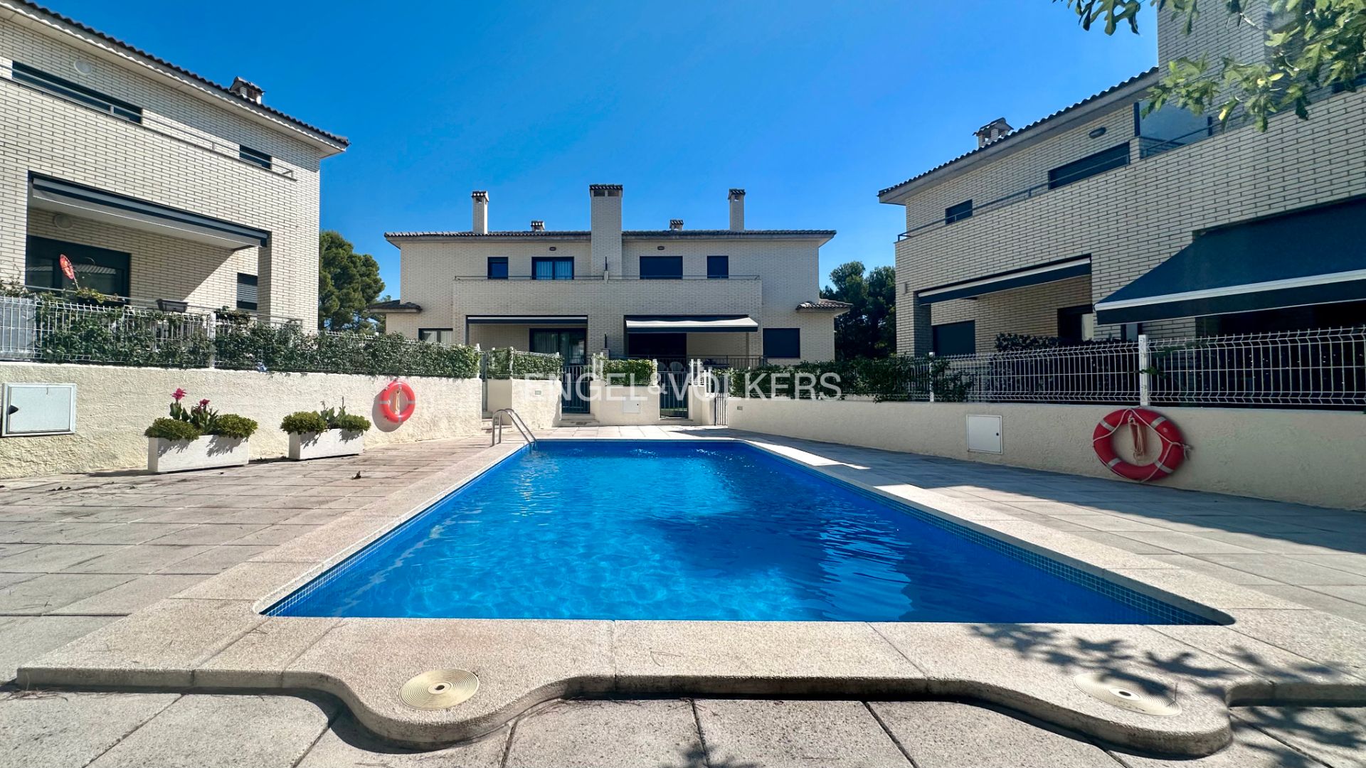 Piscina de Casa o xalet en venda en Mont-roig del Camp amb Aire condicionat, Calefacció i Jardí privat