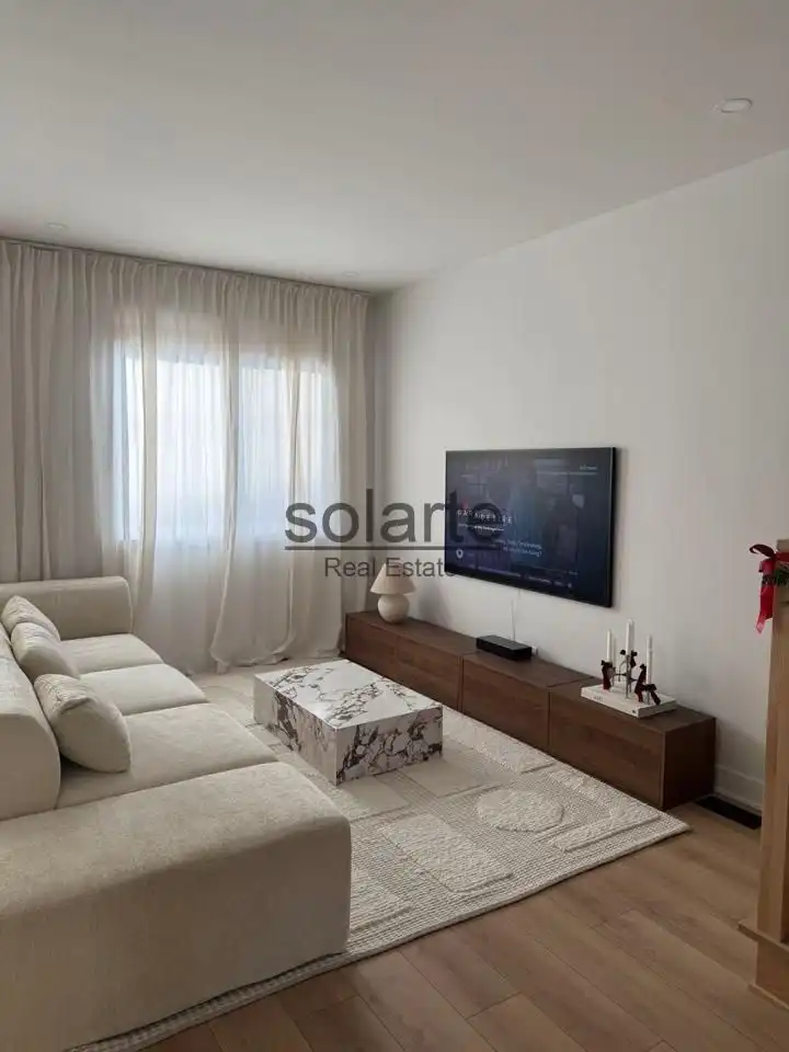 Living room of Ground floor for sale in Barcelona  with Air Conditioner and Parquet flooring