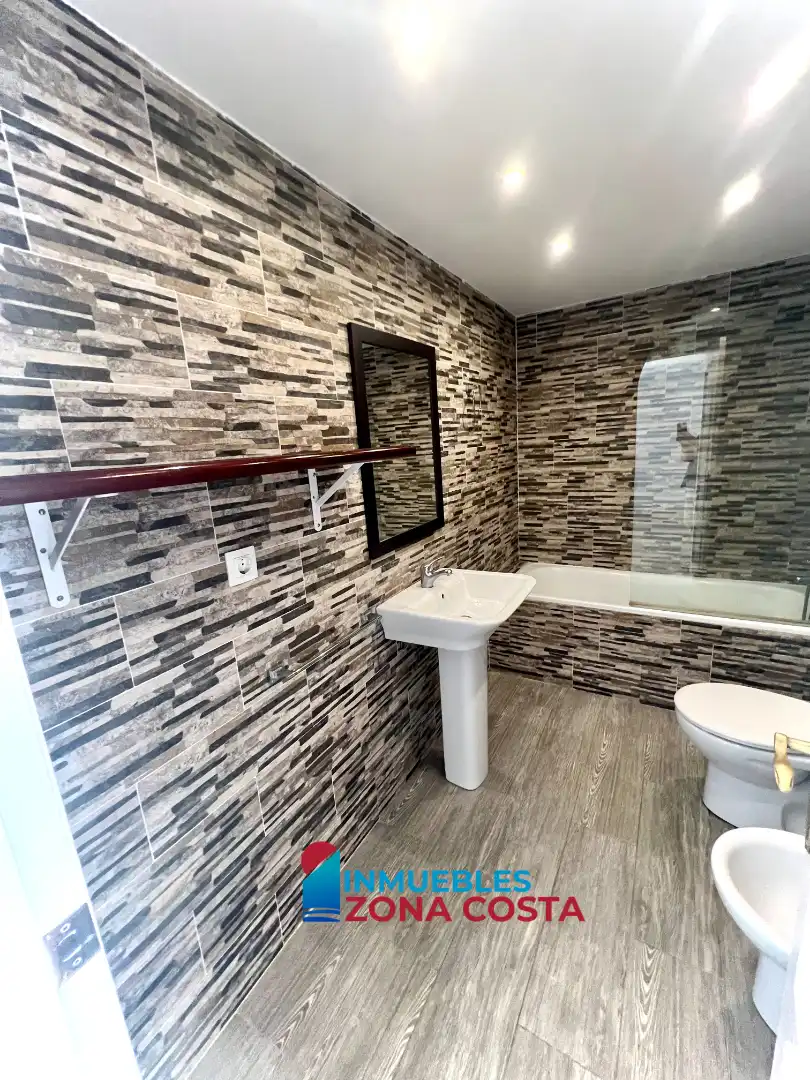 Bathroom of Apartments for sale in Alboraya  with Air Conditioner, Terrace and Furnished