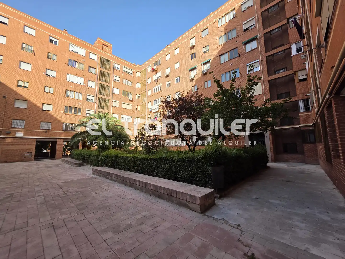 Vista exterior de Pis en venda en Madrid amb Aire condicionat, Terrassa i Moblat