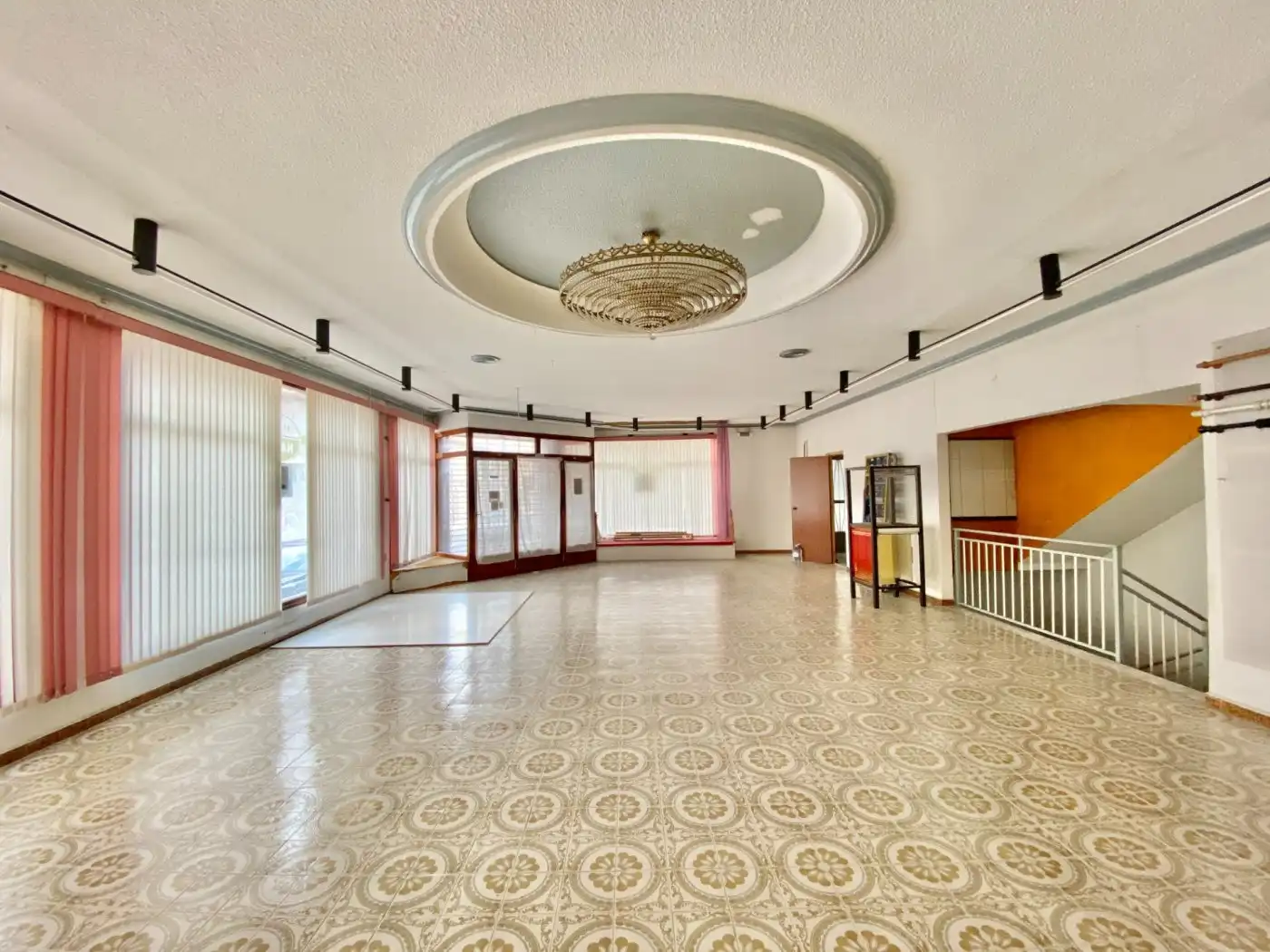 Locale commerciale in vendita a Aspe Centro