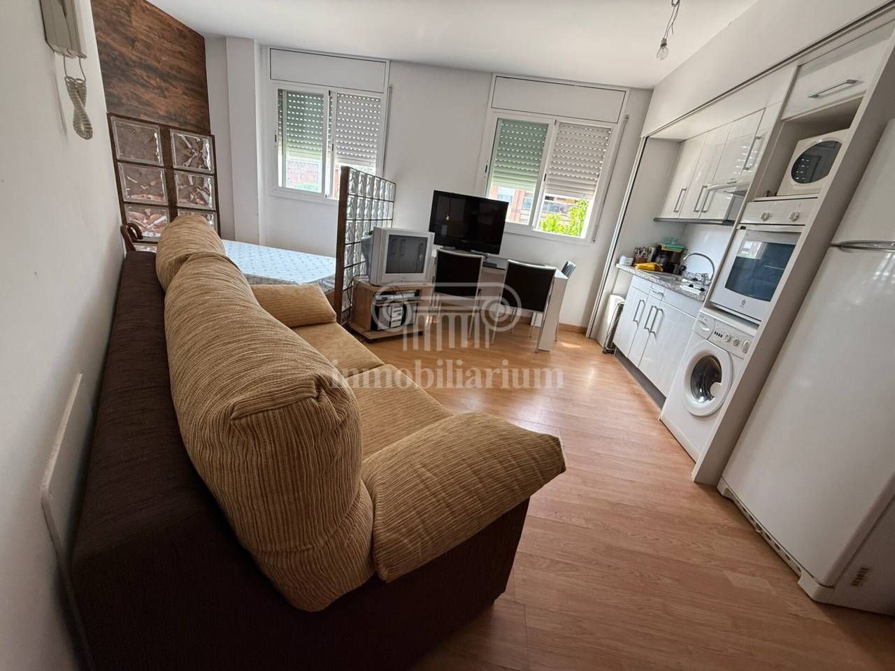 Sala d'estar de Estudi en venda en Lloret de Mar amb Parquet, Moblat i Piscina comunitària