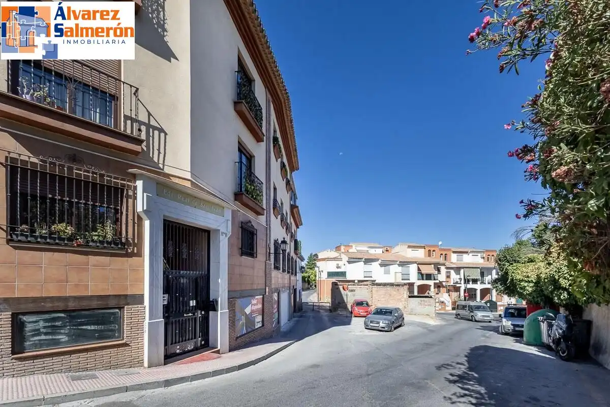 Exterior view of Flat for sale in La Zubia  with Air Conditioner and Storage room