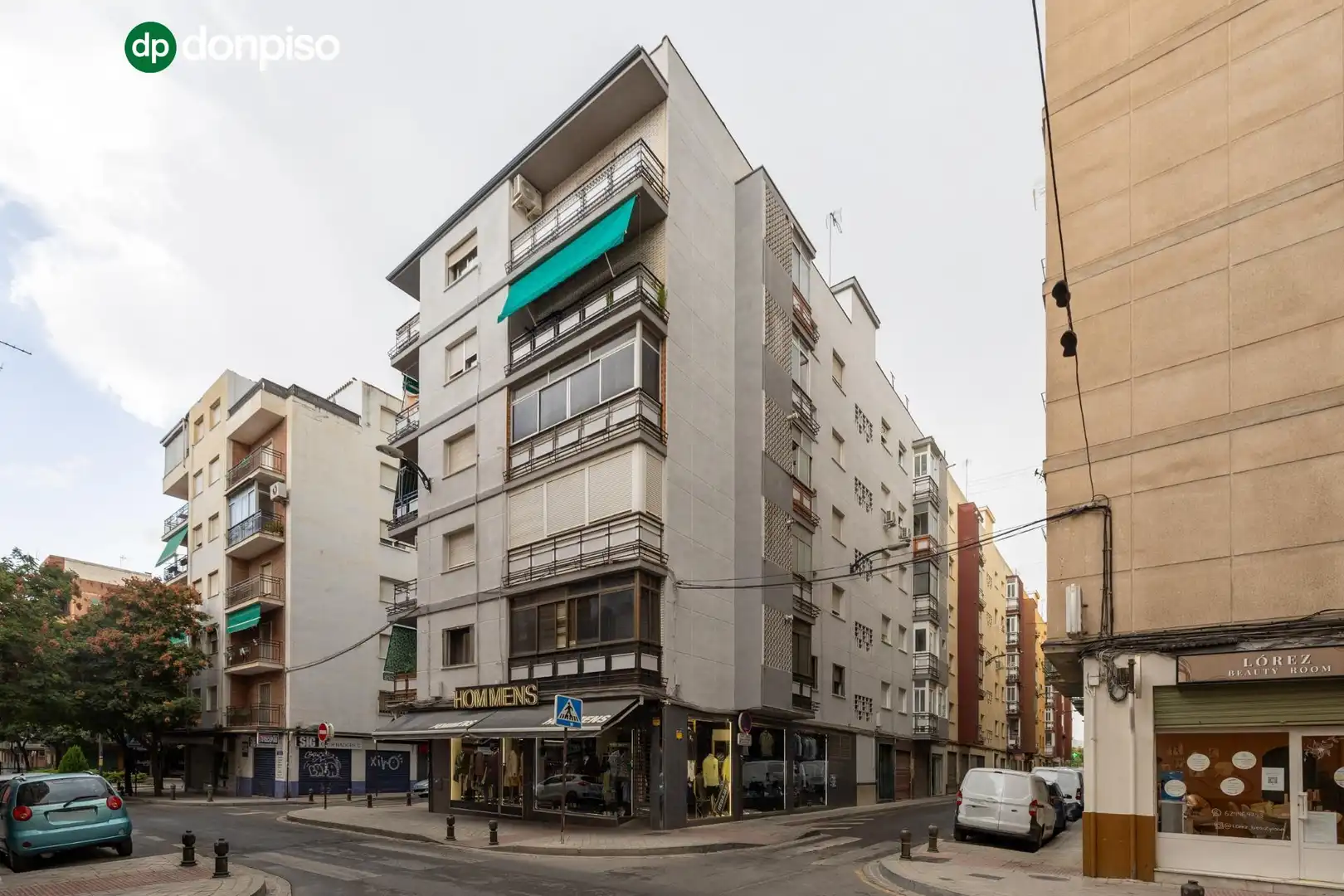 Vista exterior de Piso en venta en Granada con Aire acondicionado, Calefacción y Terraza