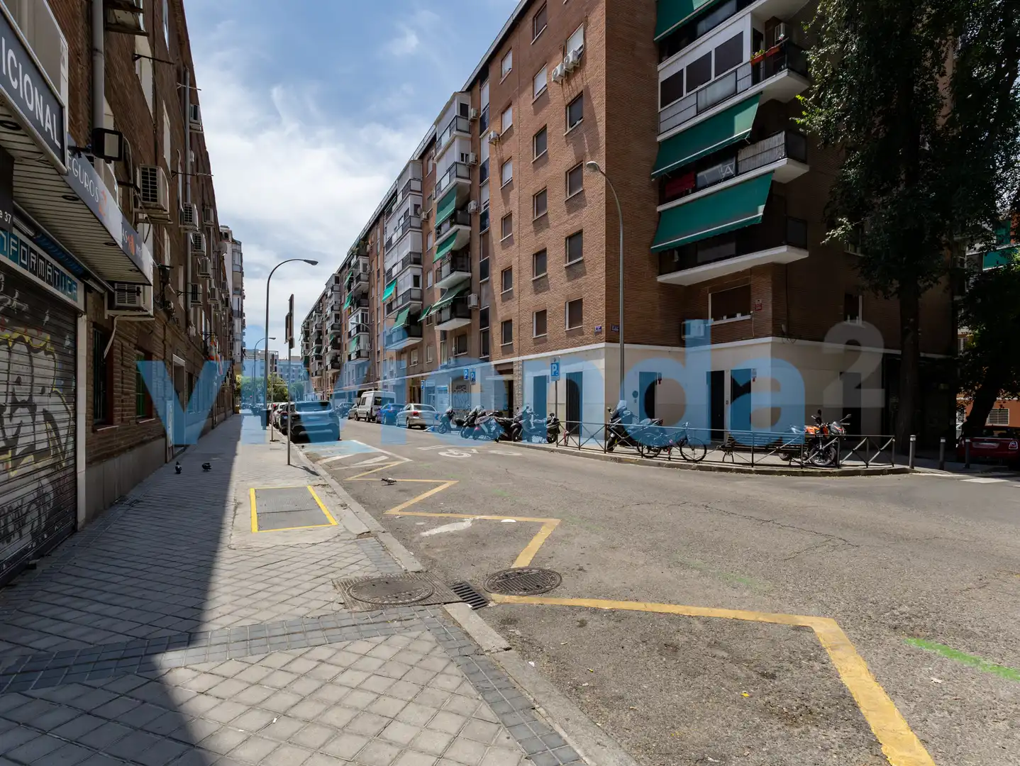 Exterior view of Commercial properties for sale in Madrid