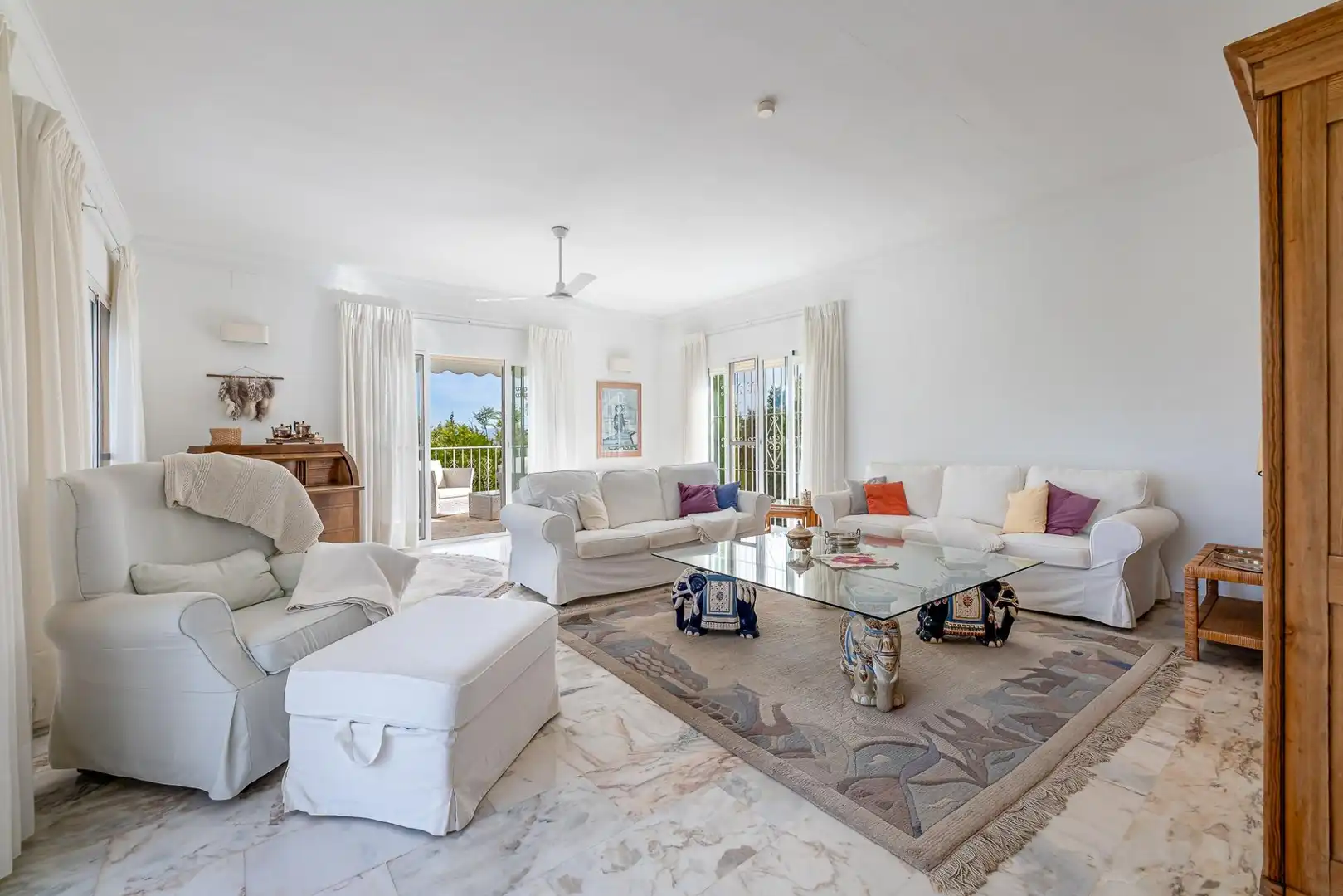 Sala d'estar de Casa o xalet en venda en Alhaurín El Grande amb Aire condicionat, Calefacció i Jardí privat
