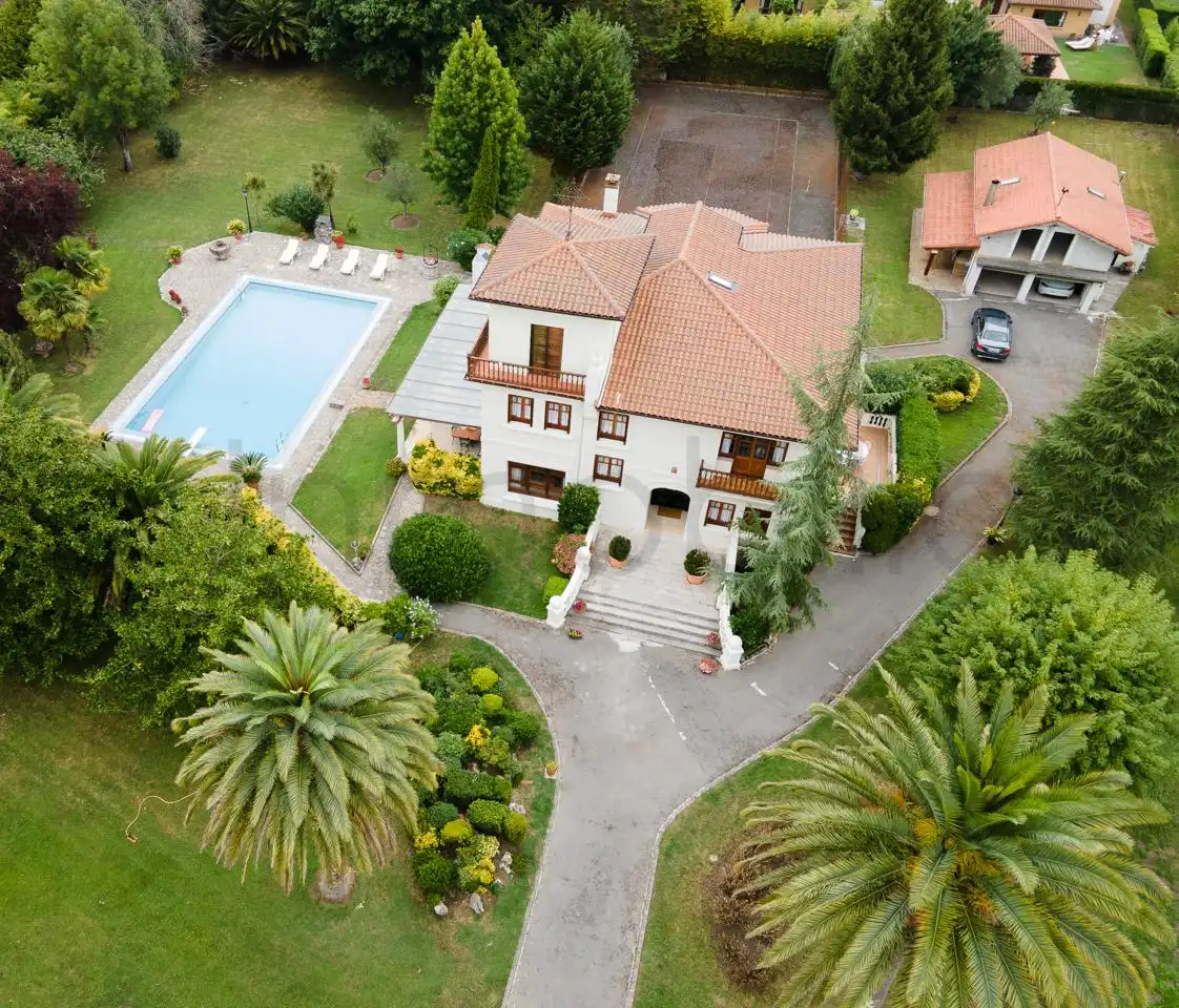 Exterior view of Houses for sale in Liendo  with Heating, Terrace and Swimming Pool