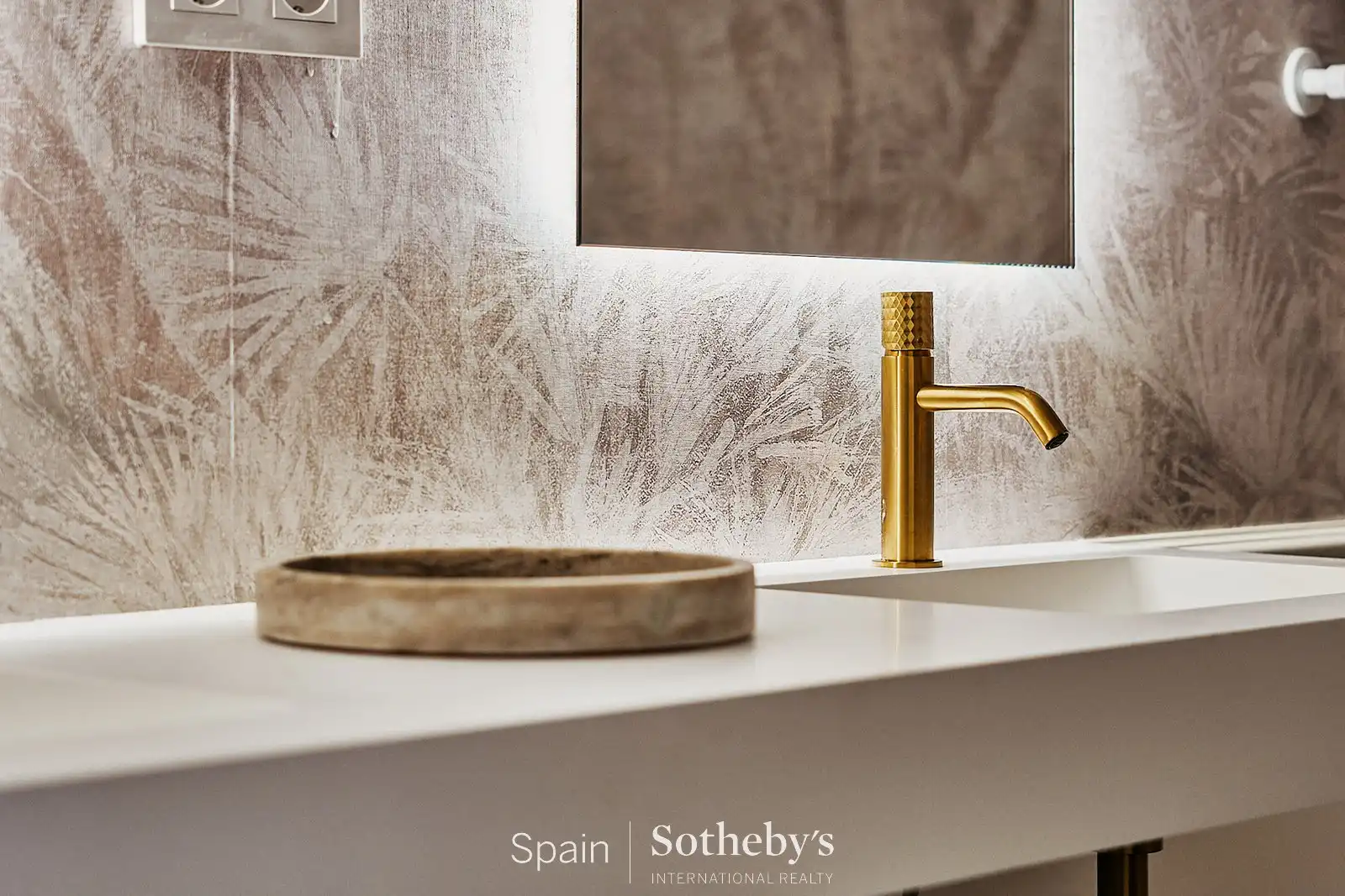 Bany de Apartament en venda en Madrid amb Aire condicionat i Terrassa