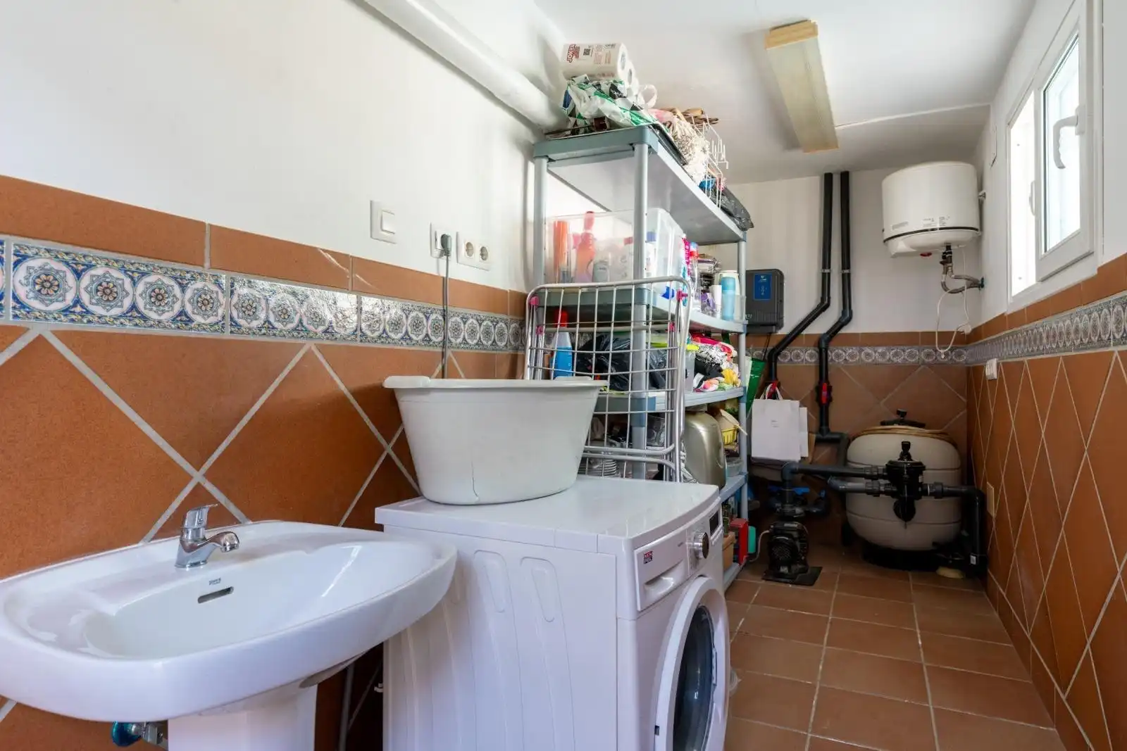 Chalet con terraza en venta en Sanlúcar la Mayor, imagen 92