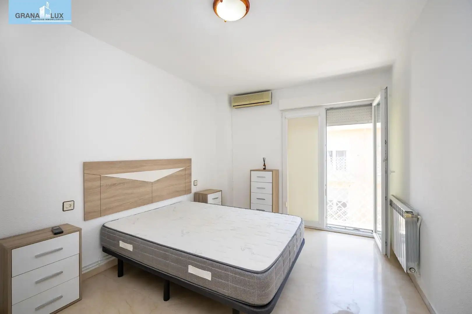 Habitación de Piso en venta en Granada con Calefacción