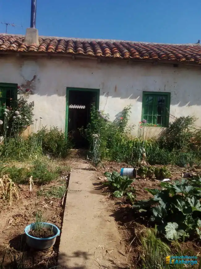 Casa o xalet en venda en Villaobispo de Otero amb Jardí privat