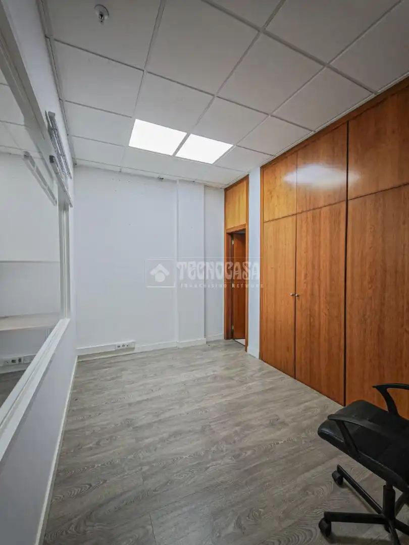 Oficina de alquiler en Arona