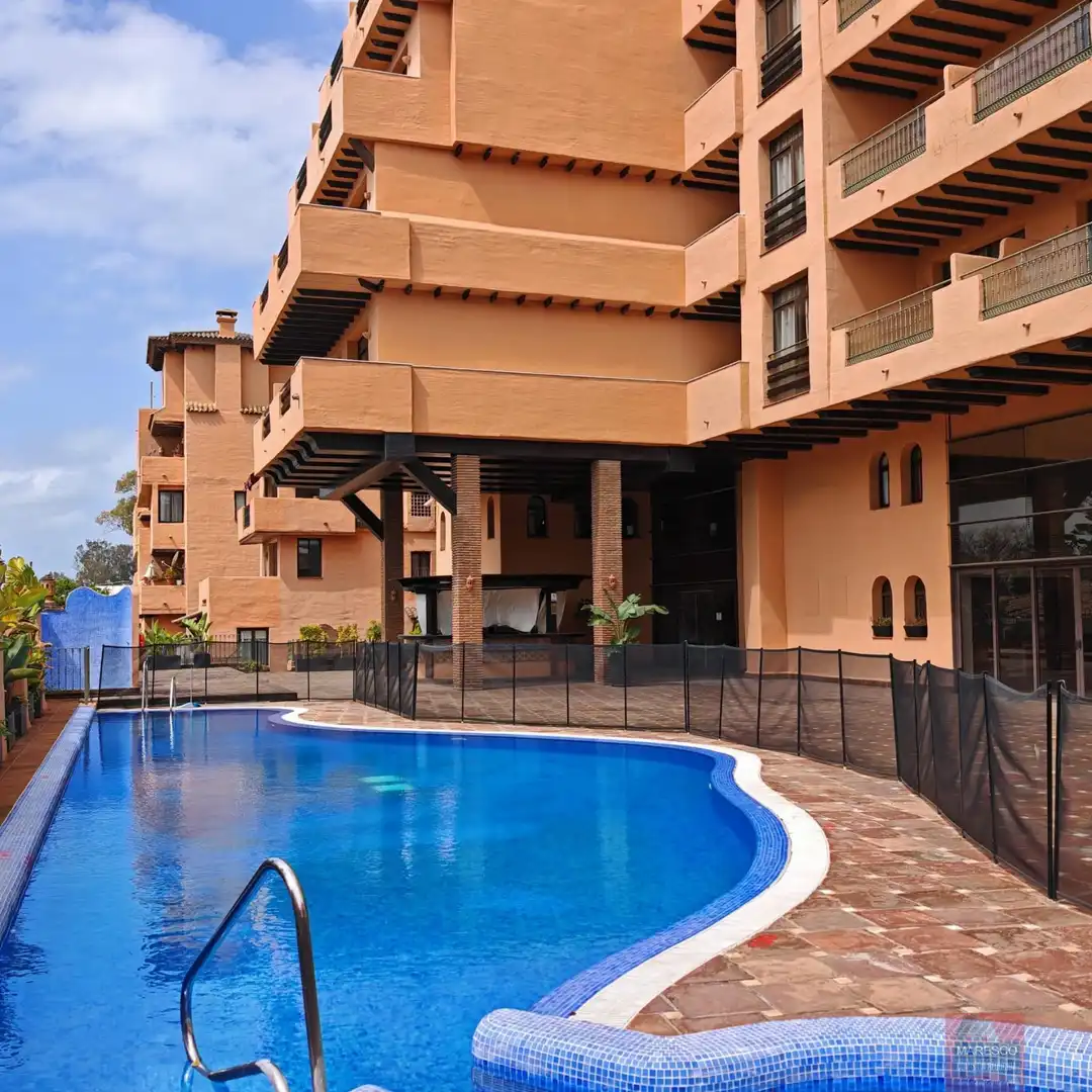 Piscina de Àtic en venda en Estepona amb Terrassa, Balcó i Piscina comunitària