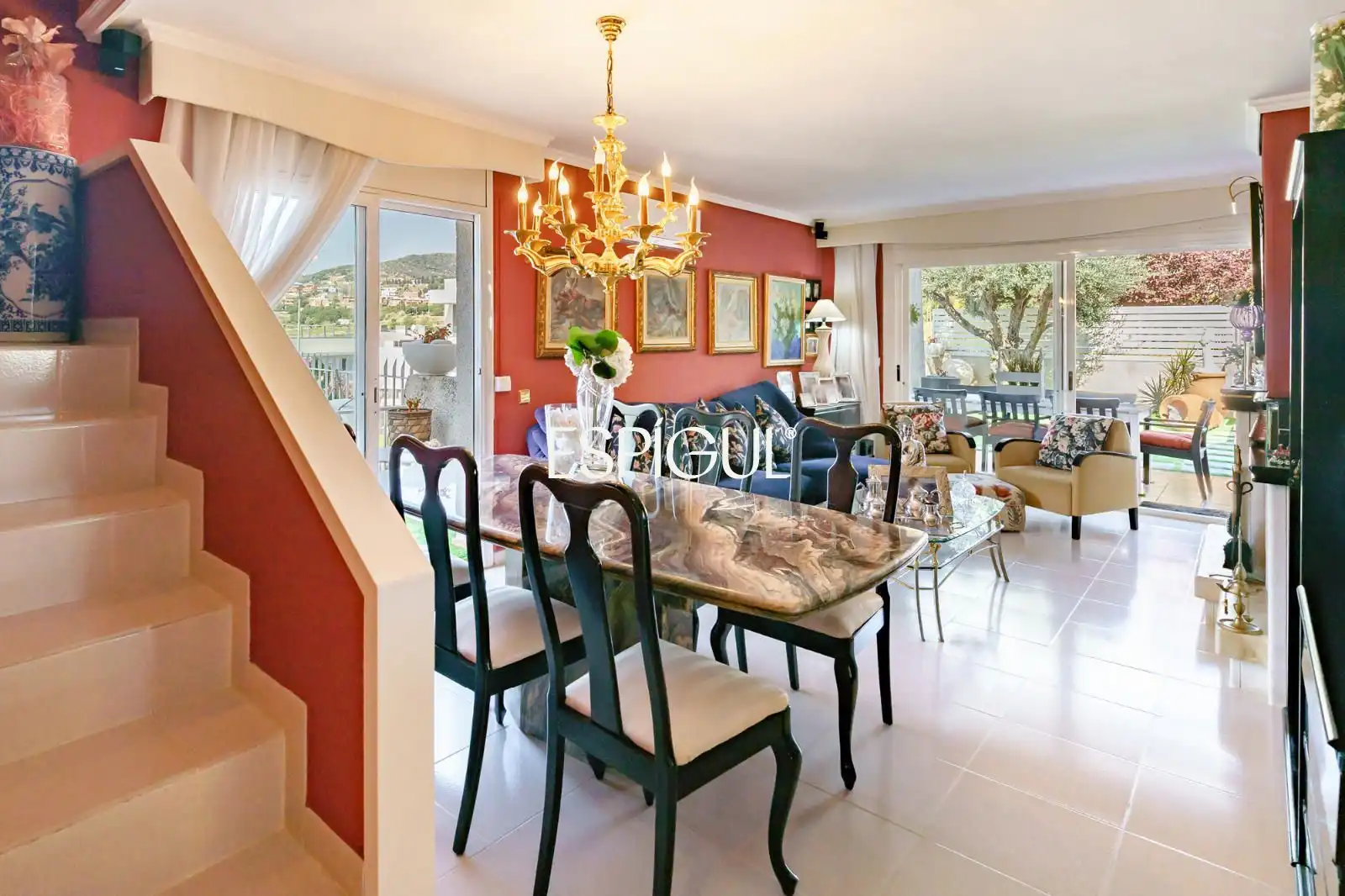 Comedor de Casa adosada en venta en Tiana con Aire acondicionado, Calefacción y Jardín privado
