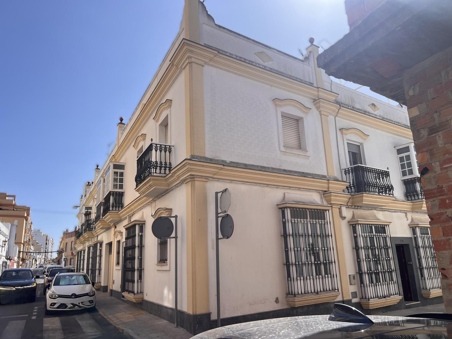 Vista exterior de Casa o xalet en venda en San Fernando amb Terrassa i Balcó
