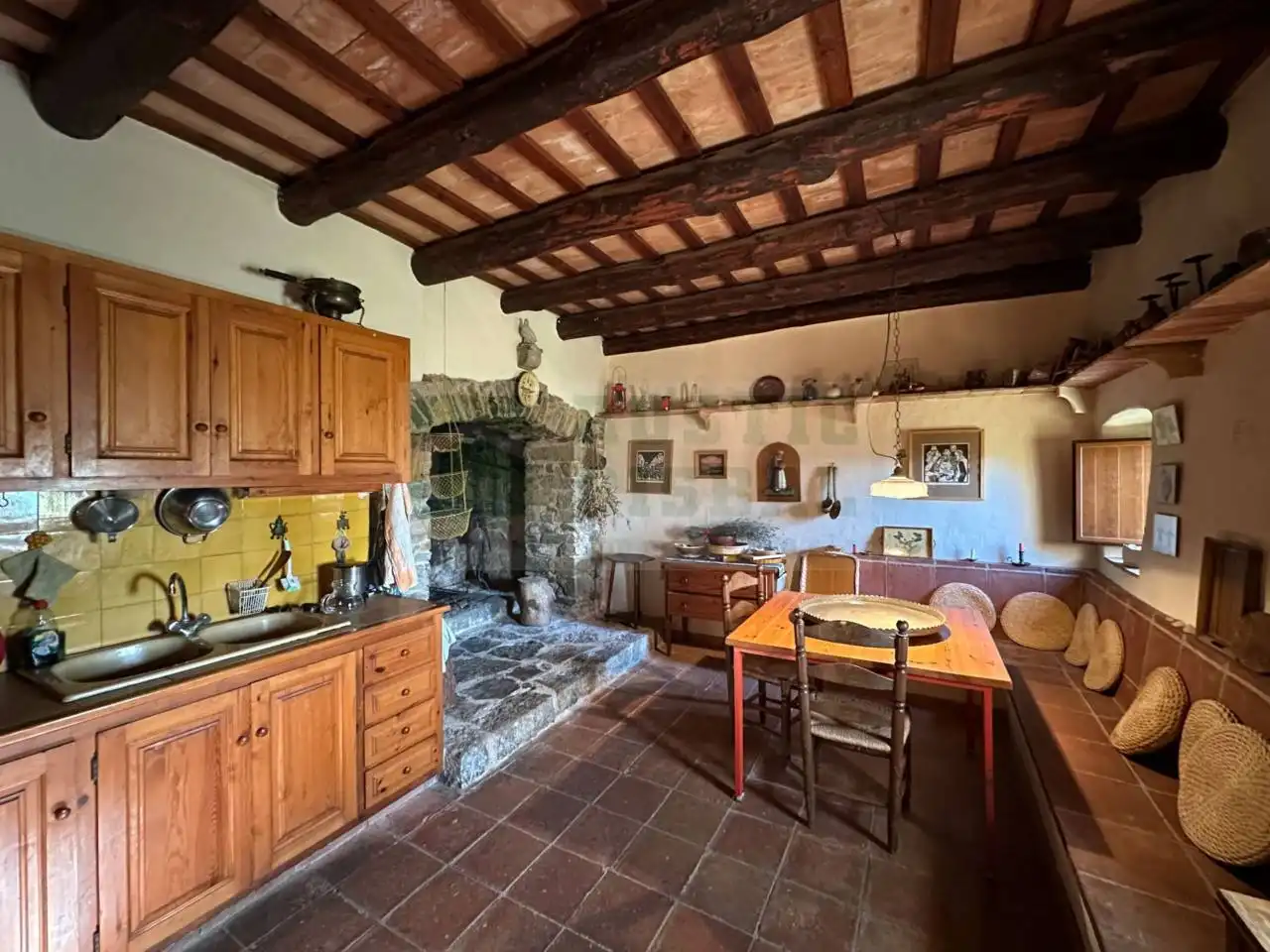 Cocina de Finca rústica en venta en Quart con Jardín privado