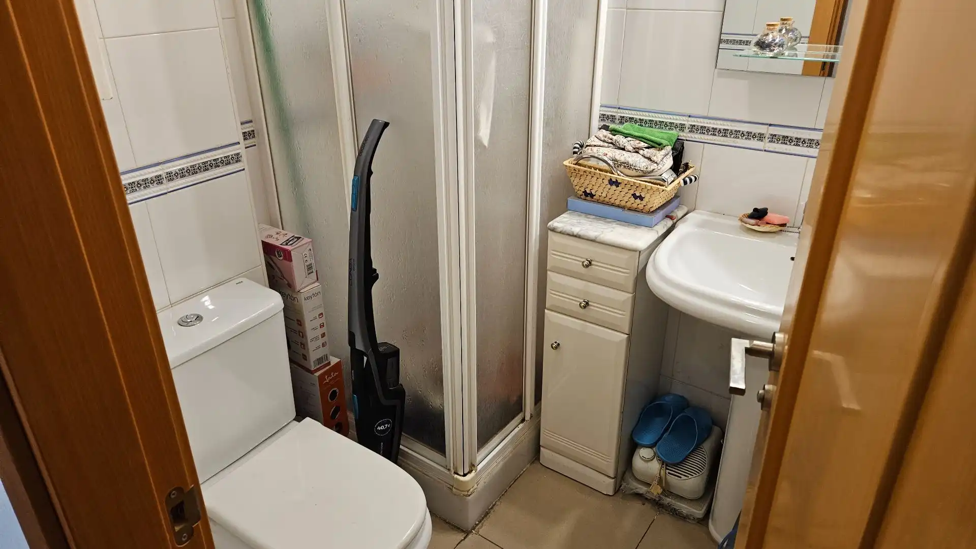 Badezimmer von Wohnungen zum Verkauf in Torrox mit Klimaanlage, Terrasse und Möbliert
