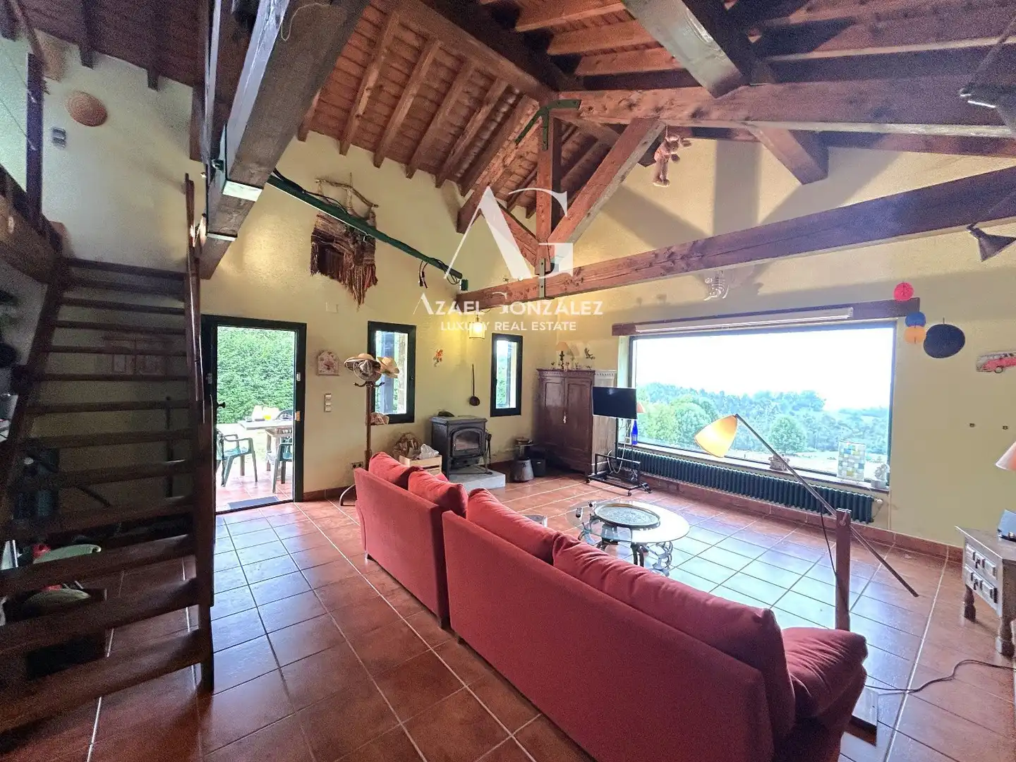 Sala d'estar de Casa o xalet en venda en Entrambasaguas amb Calefacció, Jardí privat i Traster