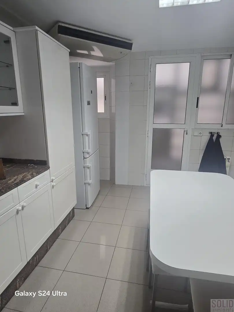Kitchen of Flat for rent in Valencia  with Air Conditioner and Balcony
