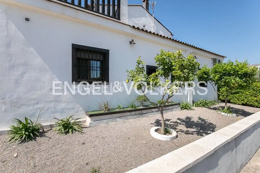 Vista exterior de Casa o chalet en venta en Valencia con Aire acondicionado, Calefacción y Jardín privado