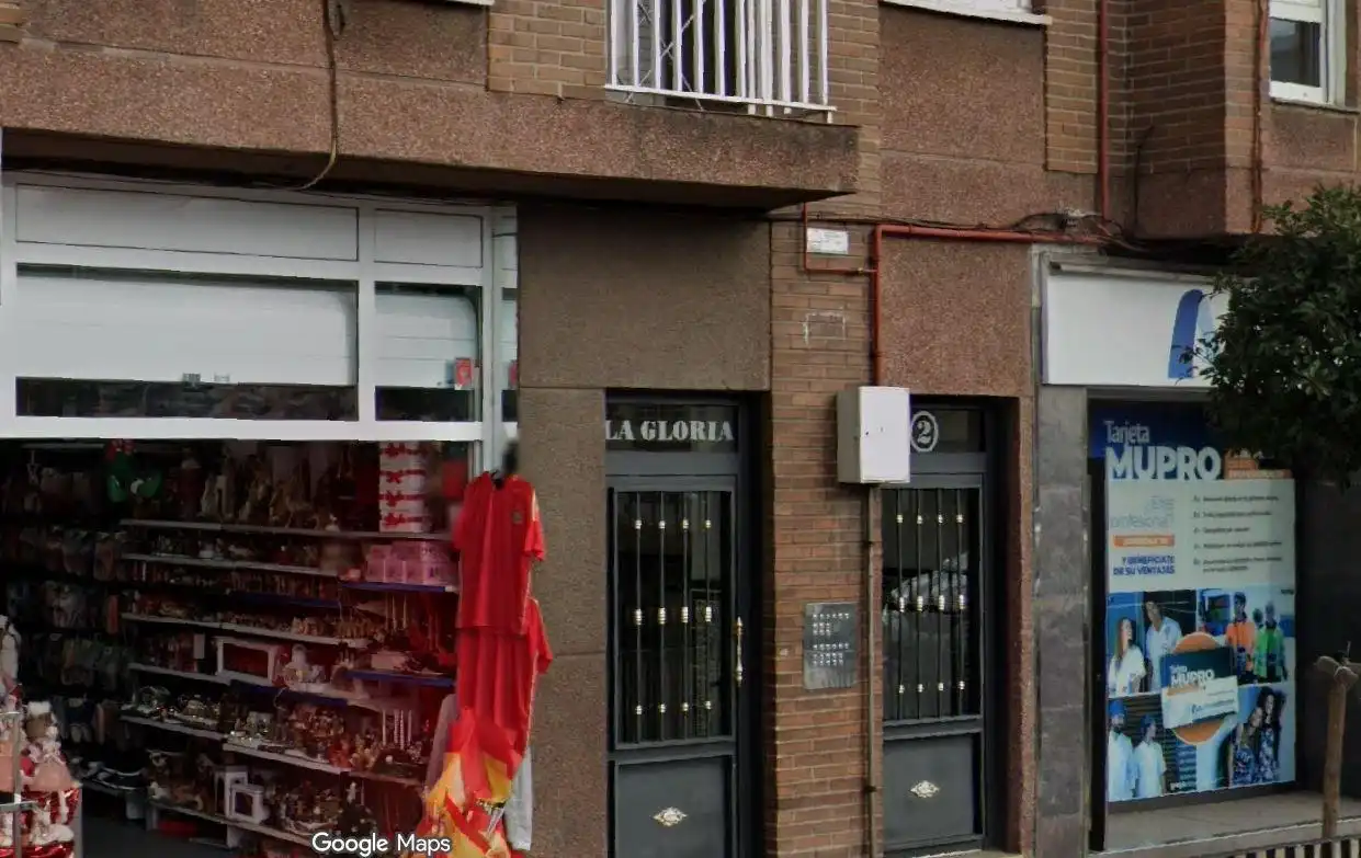 Piso en venta en Calle la gloria 2