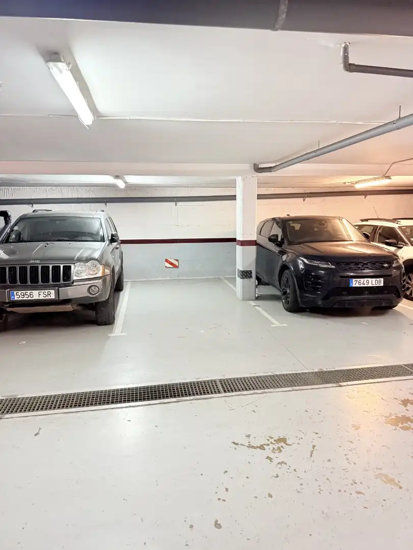 Parking of Garage for sale in Tiana  with Alarm