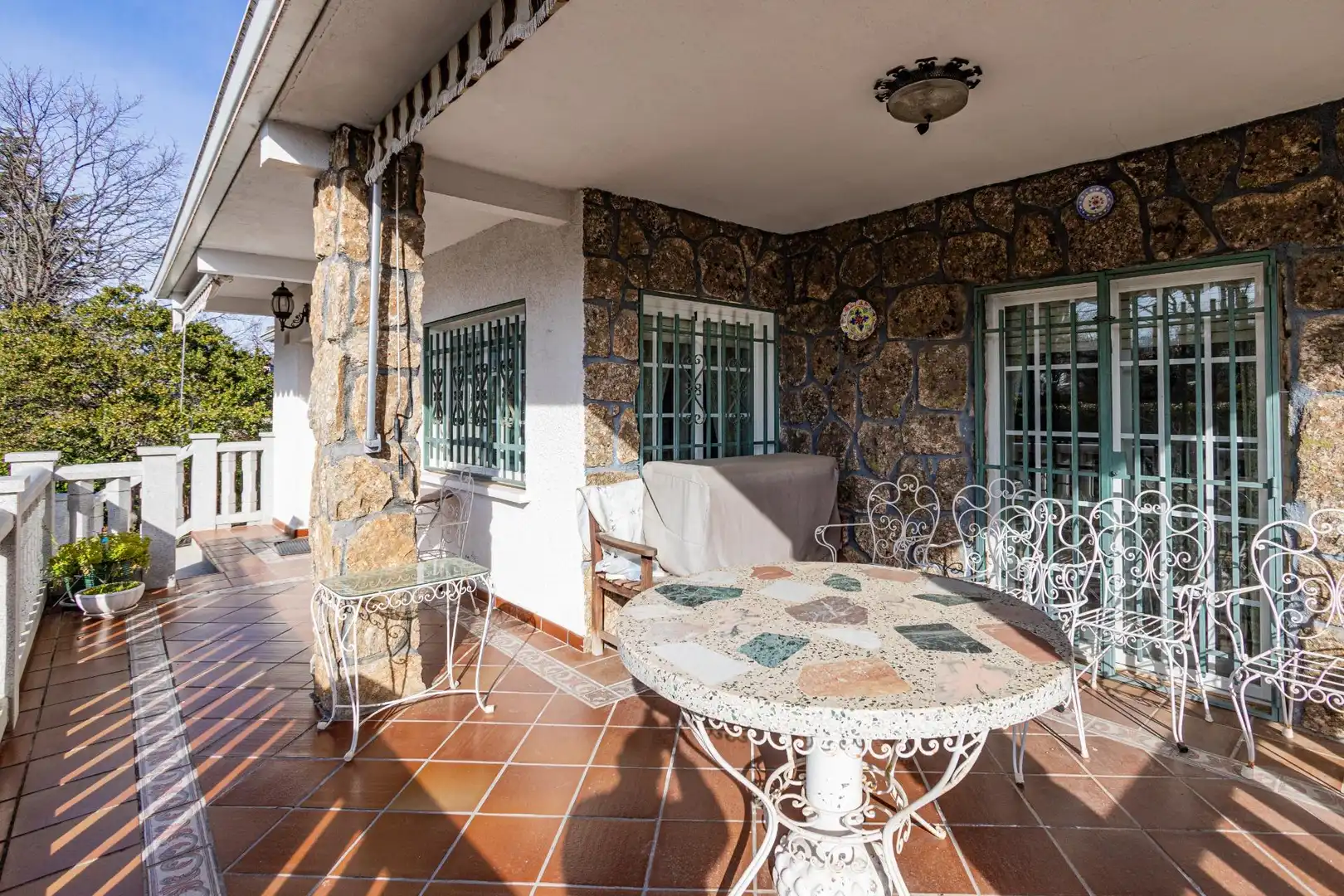 Terrassa de Casa o xalet en venda en Miraflores de la Sierra amb Calefacció, Jardí privat i Terrassa