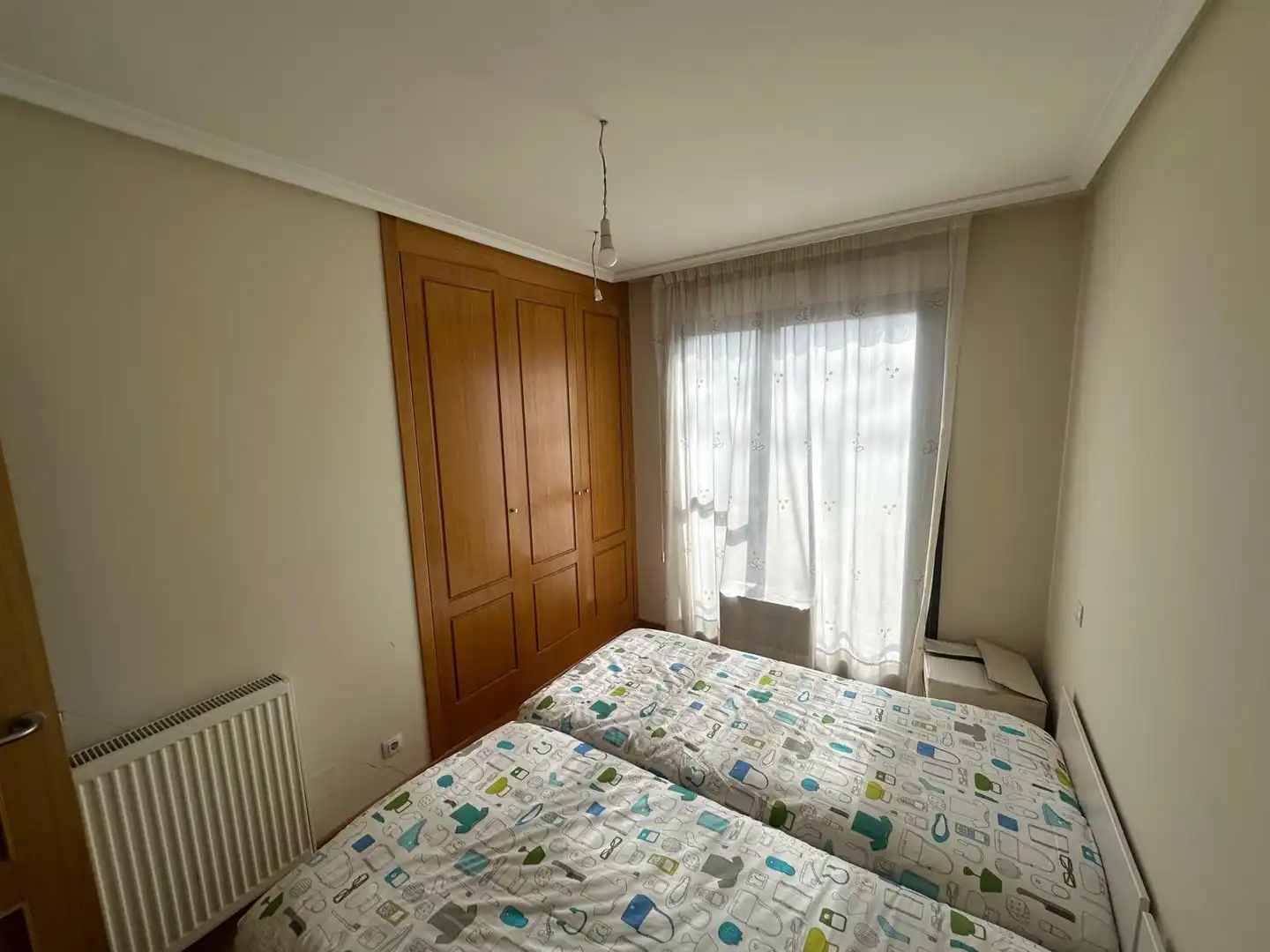 Dormitori de Apartament en venda en Burgos amb Calefacció, Traster i Balcó