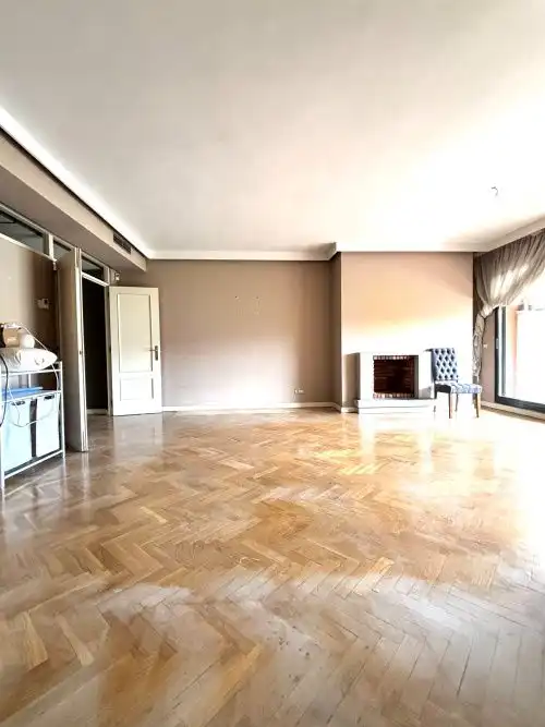 Living room of Flat for rent in Madrid  with Heating, Parquet flooring and Terrace