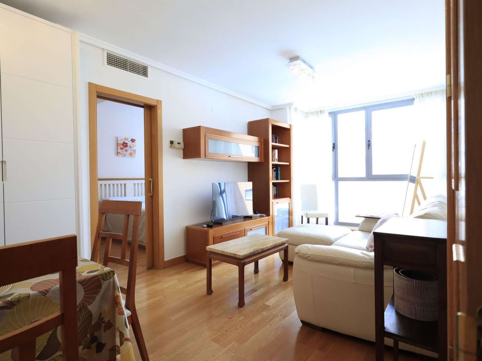 Living room of Apartment to share in  Madrid Capital  with Air Conditioner and Terrace