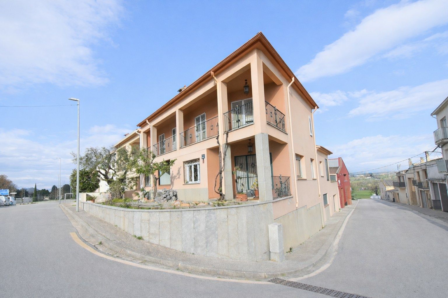 Exterior view of Single-family semi-detached for sale in Llagostera  with Air Conditioner, Heating and Terrace