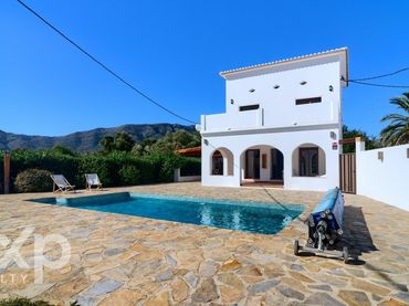 Detached house with pool for sale in LES SENIES