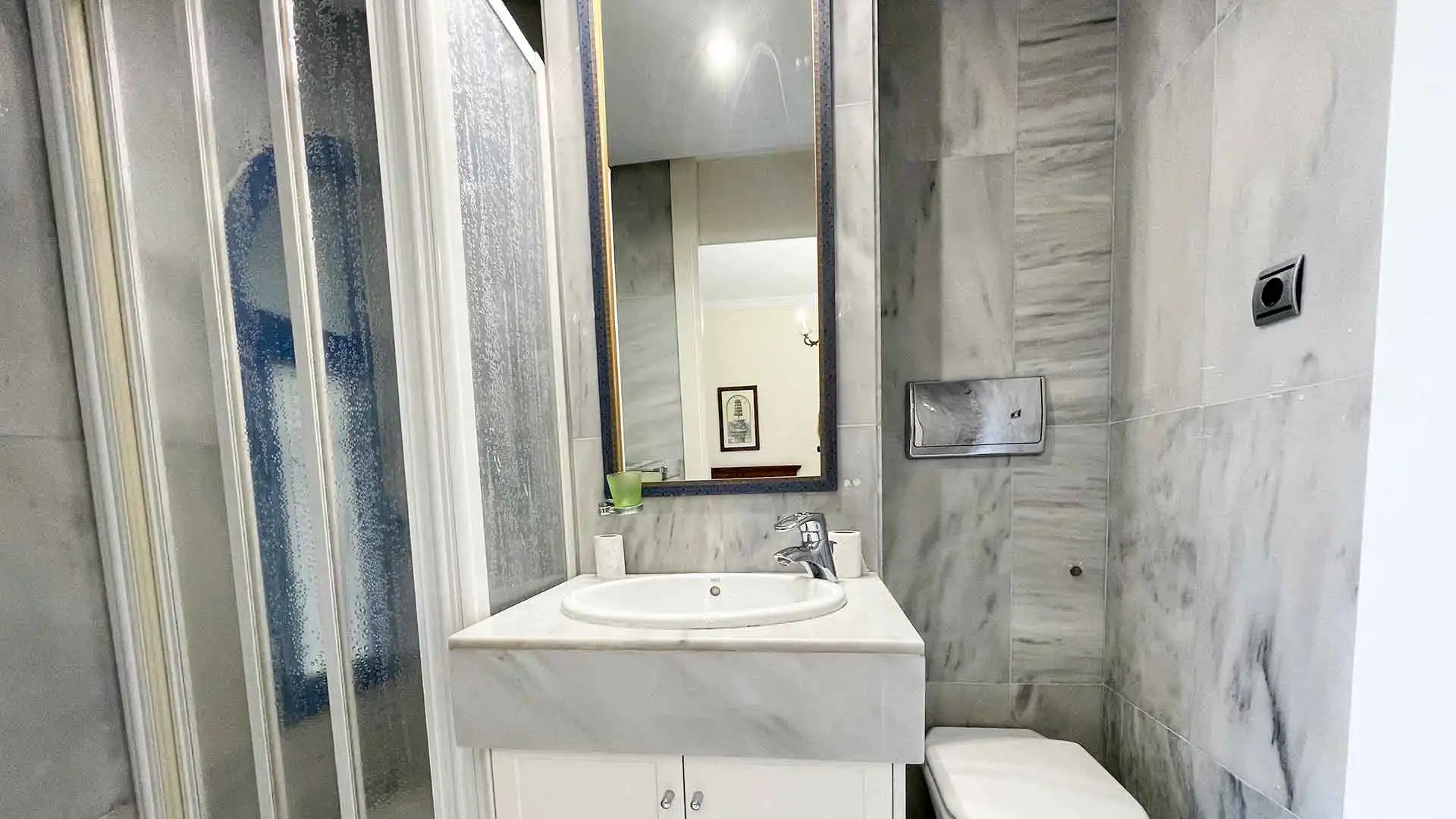 Bathroom of Apartments for rent in Marbella  with Air Conditioner, Terrace and Swimming Pool
