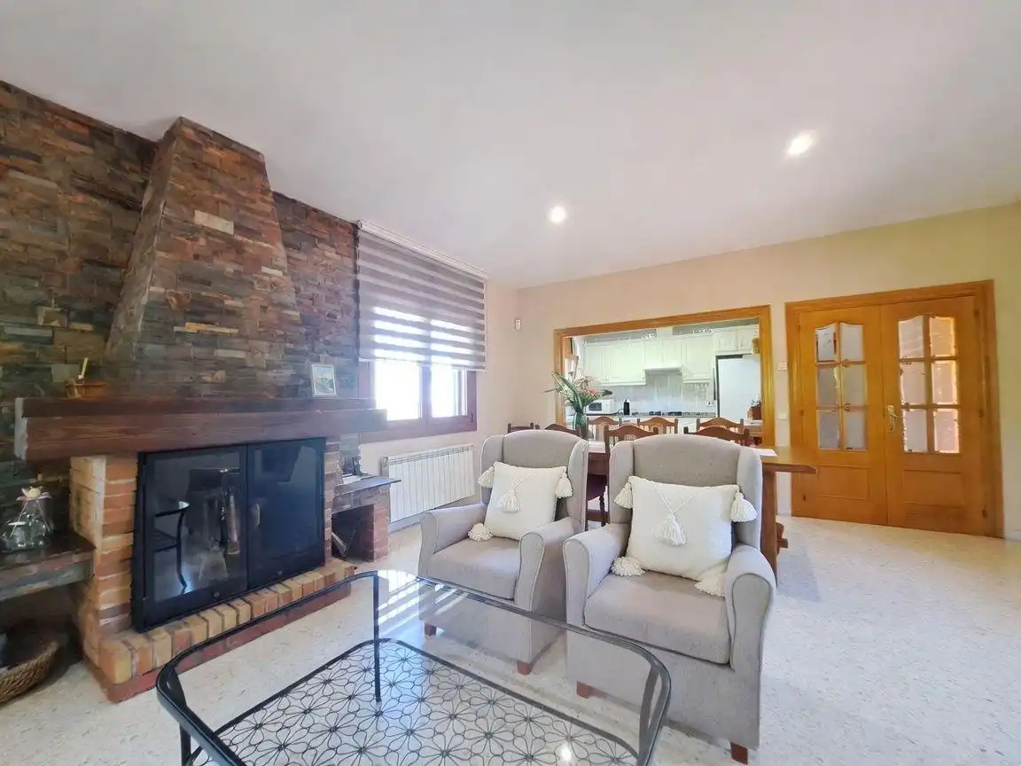 Sala de estar de Casa o chalet en venta en Els Hostalets de Pierola con Calefacción, Jardín privado y Trastero