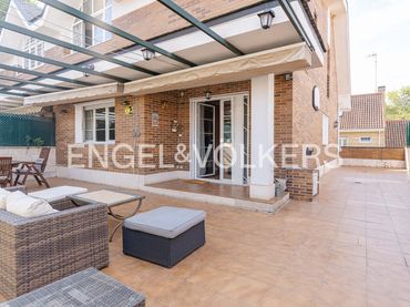 Maison mitoyenne avec balcon à vendre à Rozas Centro