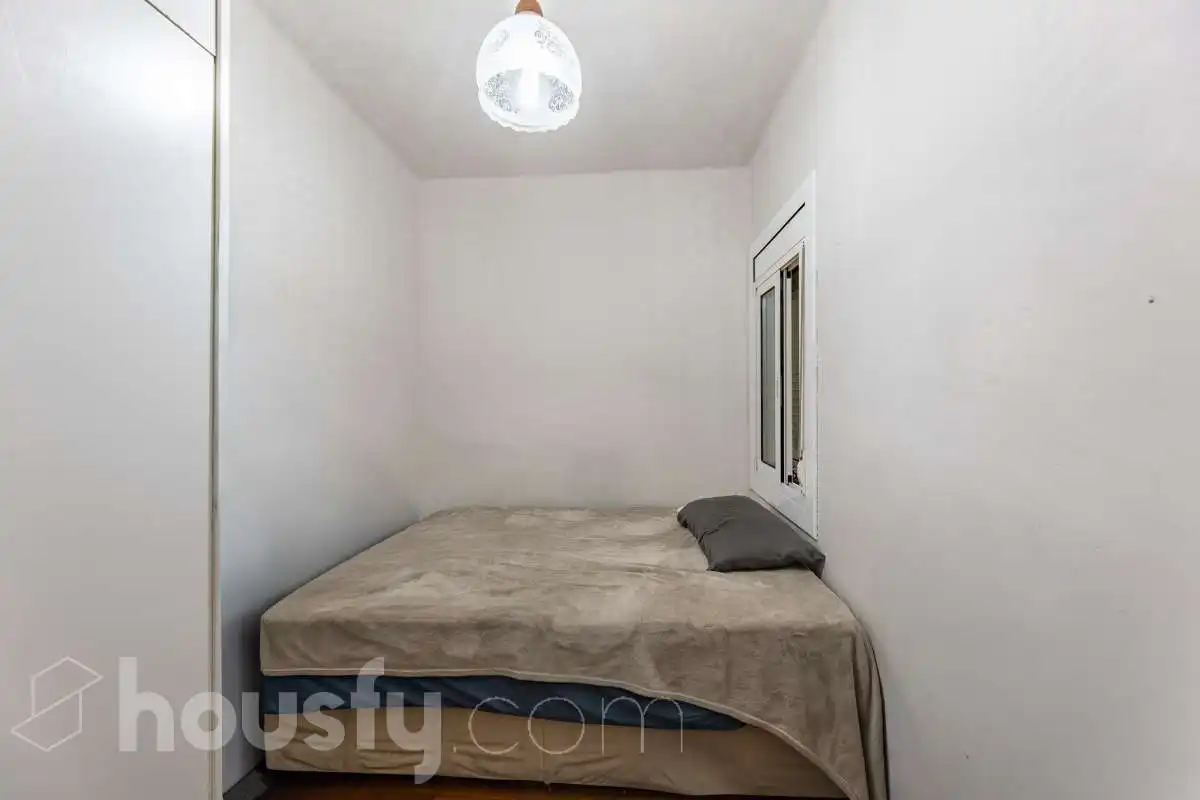 Habitación de Piso en venta en Barcelona con Aire acondicionado y Amueblado