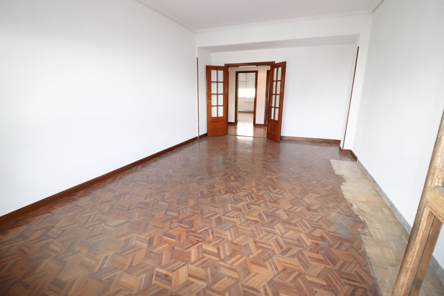 Sala de estar de Piso en venta en Vitoria - Gasteiz con Calefacción, Parquet y Terraza