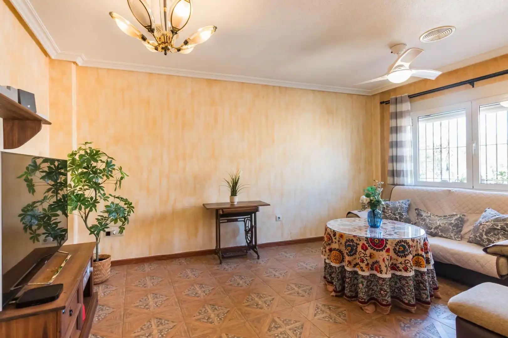 Living room of Houses for sale in Murcia  with Air Conditioner, Heating and Parquet flooring