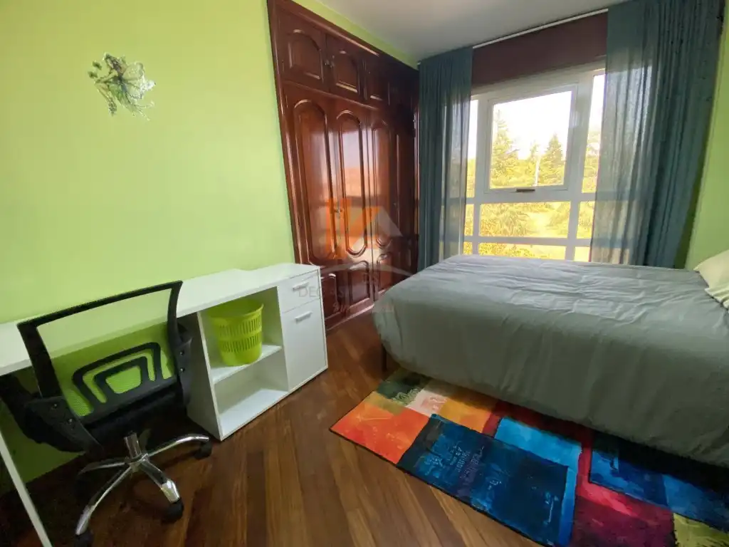 Bedroom of Flat for rent in Santiago de Compostela   with Furnished