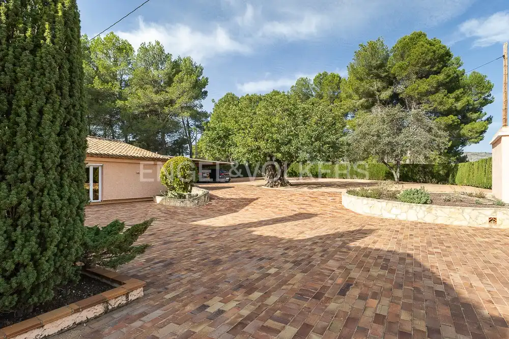 Vista exterior de Casa o xalet en venda en Ontinyent amb Calefacció, Jardí privat i Terrassa