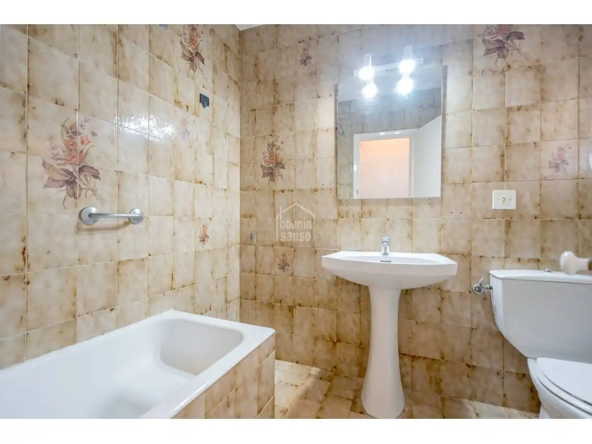 Bany de Apartament en venda en Maó - Mahón amb Jardí privat i Terrassa