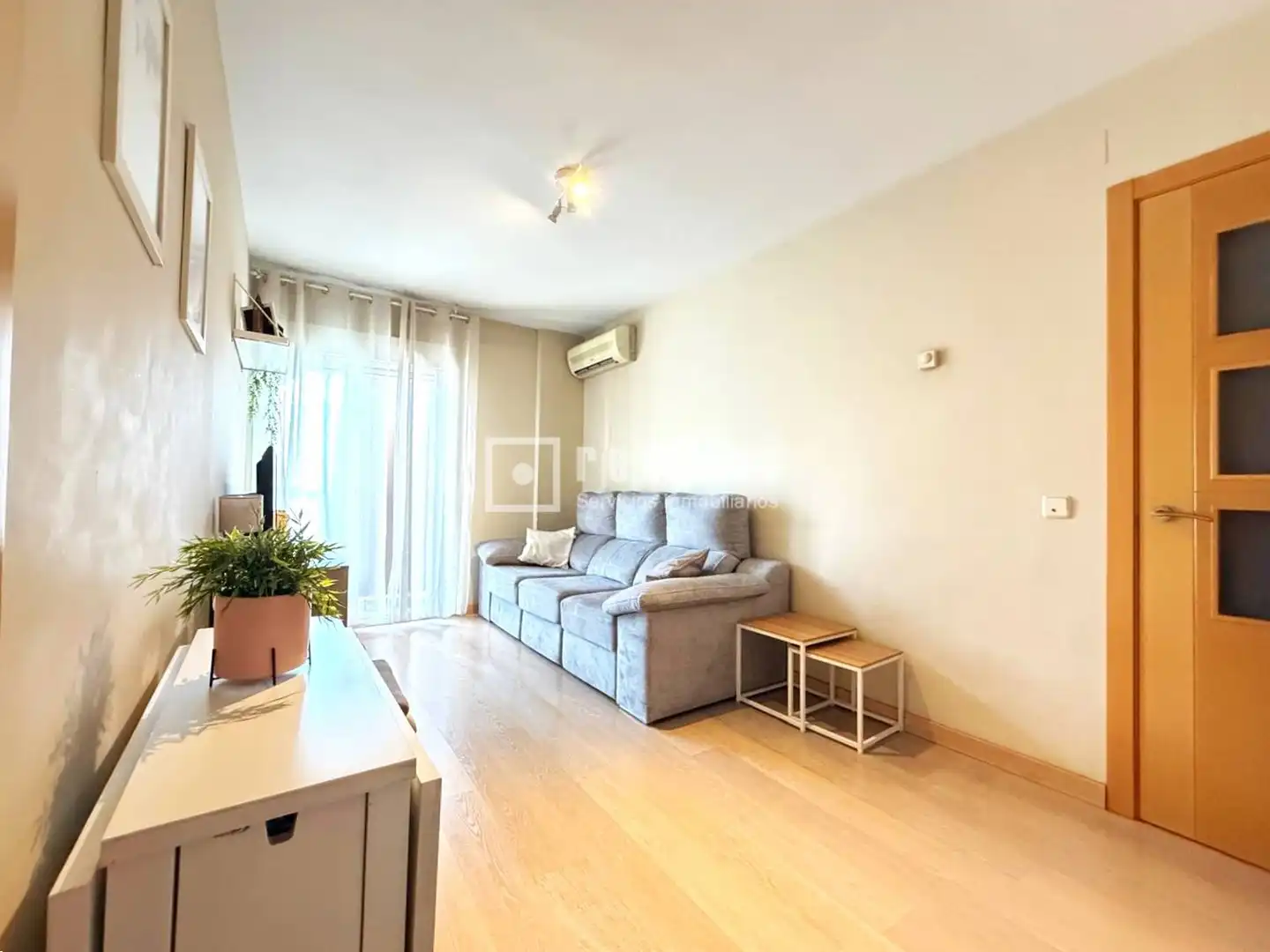 Sala d'estar de Pis en venda en Madrid amb Calefacció i Terrassa