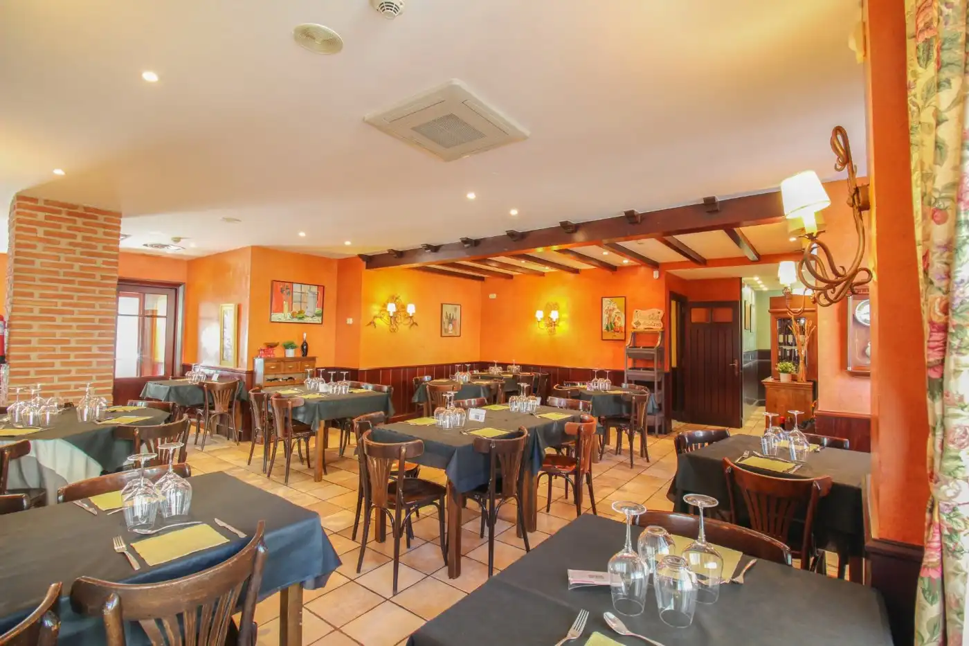 Commercial properties for sale in Aretxabaleta  with Air Conditioner and Furnished