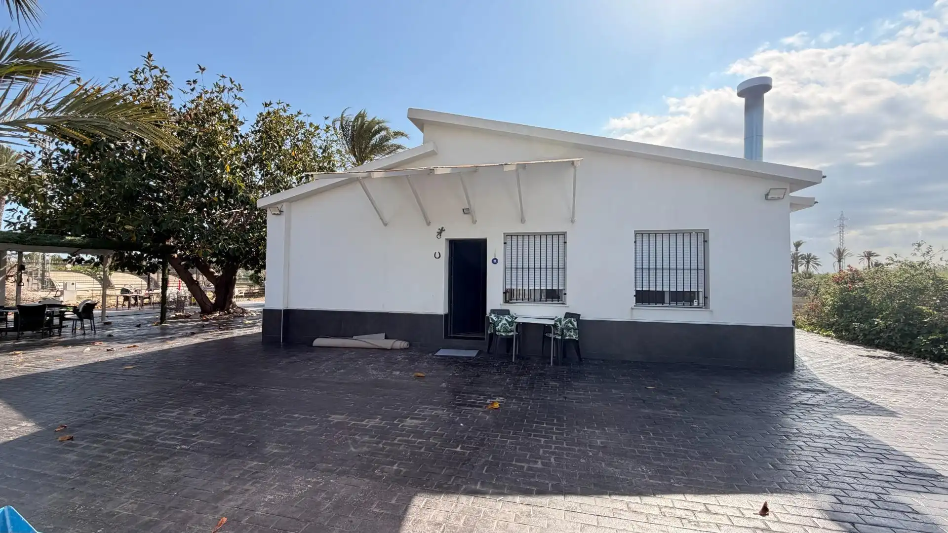 Außenansicht von Haus oder Chalet zum Verkauf in Elche / Elx mit Klimaanlage, Heizung und Privatgarten