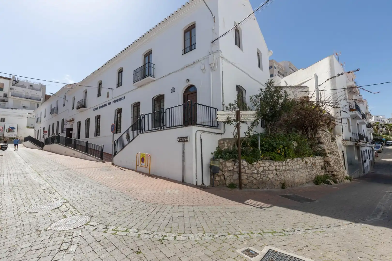 Außenansicht von Wohnung zum Verkauf in Salobreña mit Terrasse und Balkon