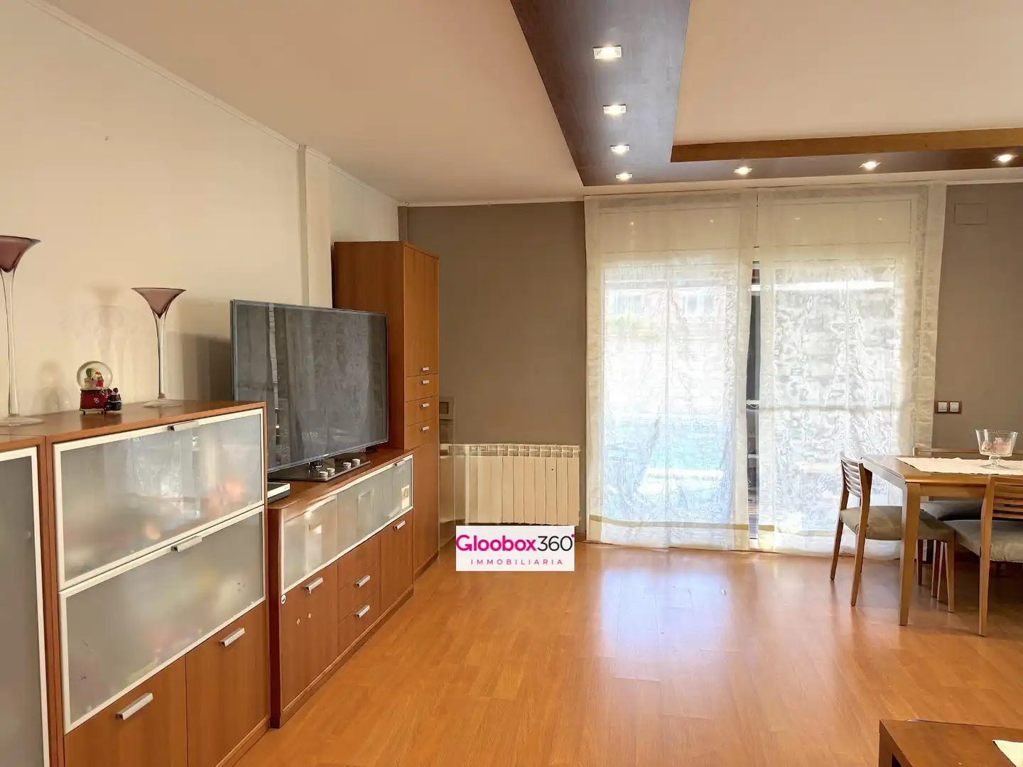 Wohnzimmer von Einfamilien-Reihenhaus zum Verkauf in Reus mit Klimaanlage, Heizung und Privatgarten