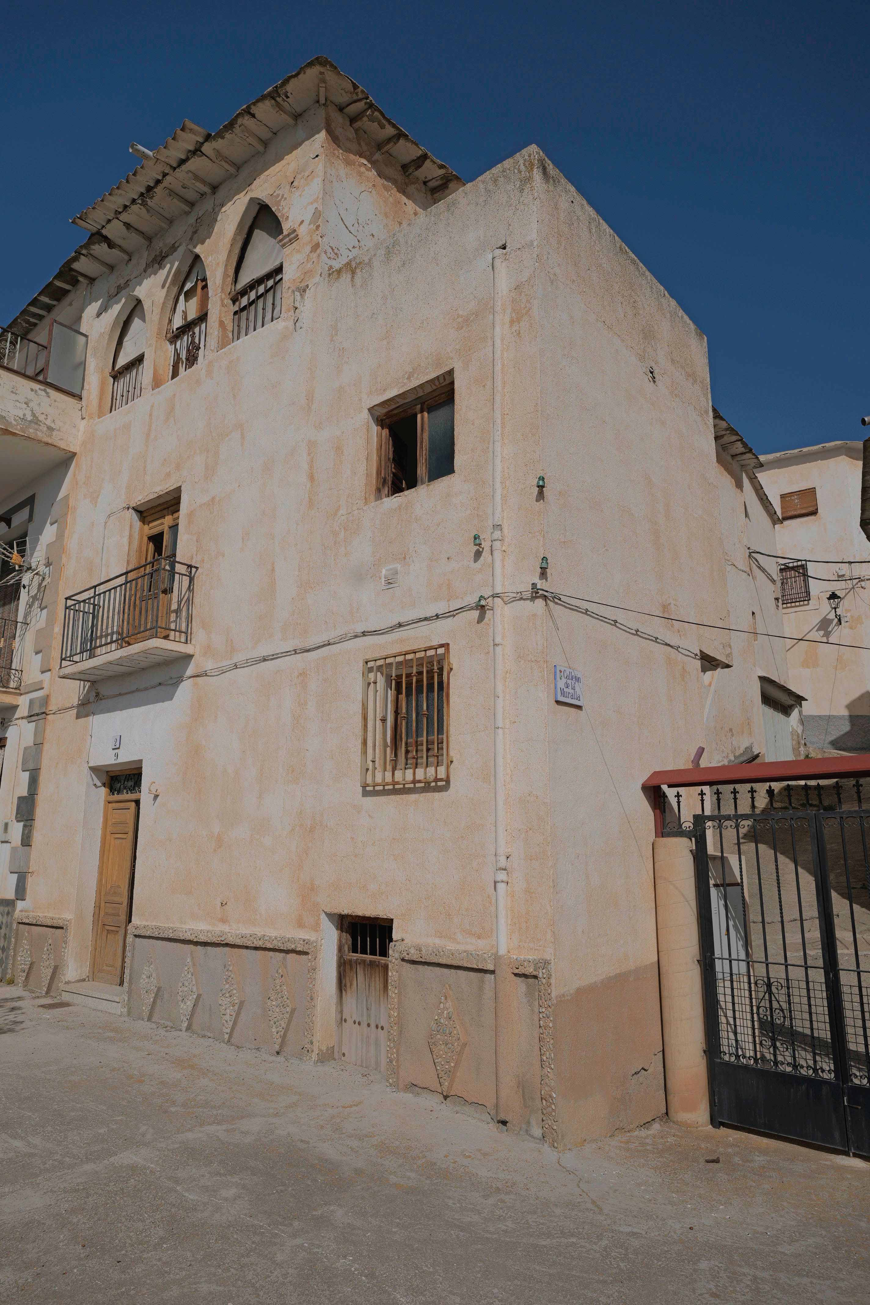 Vista exterior de Casa adosada en venda en Alpujarra de la Sierra amb Jardí privat i Terrassa