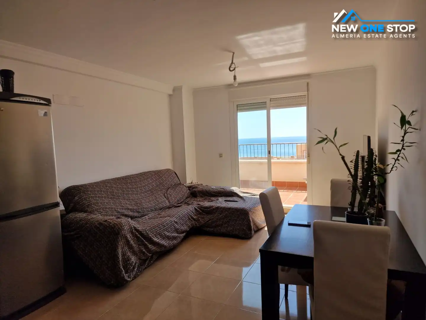 Sala de estar de Dúplex en venta en Carboneras con Terraza, Horno y Lavadora
