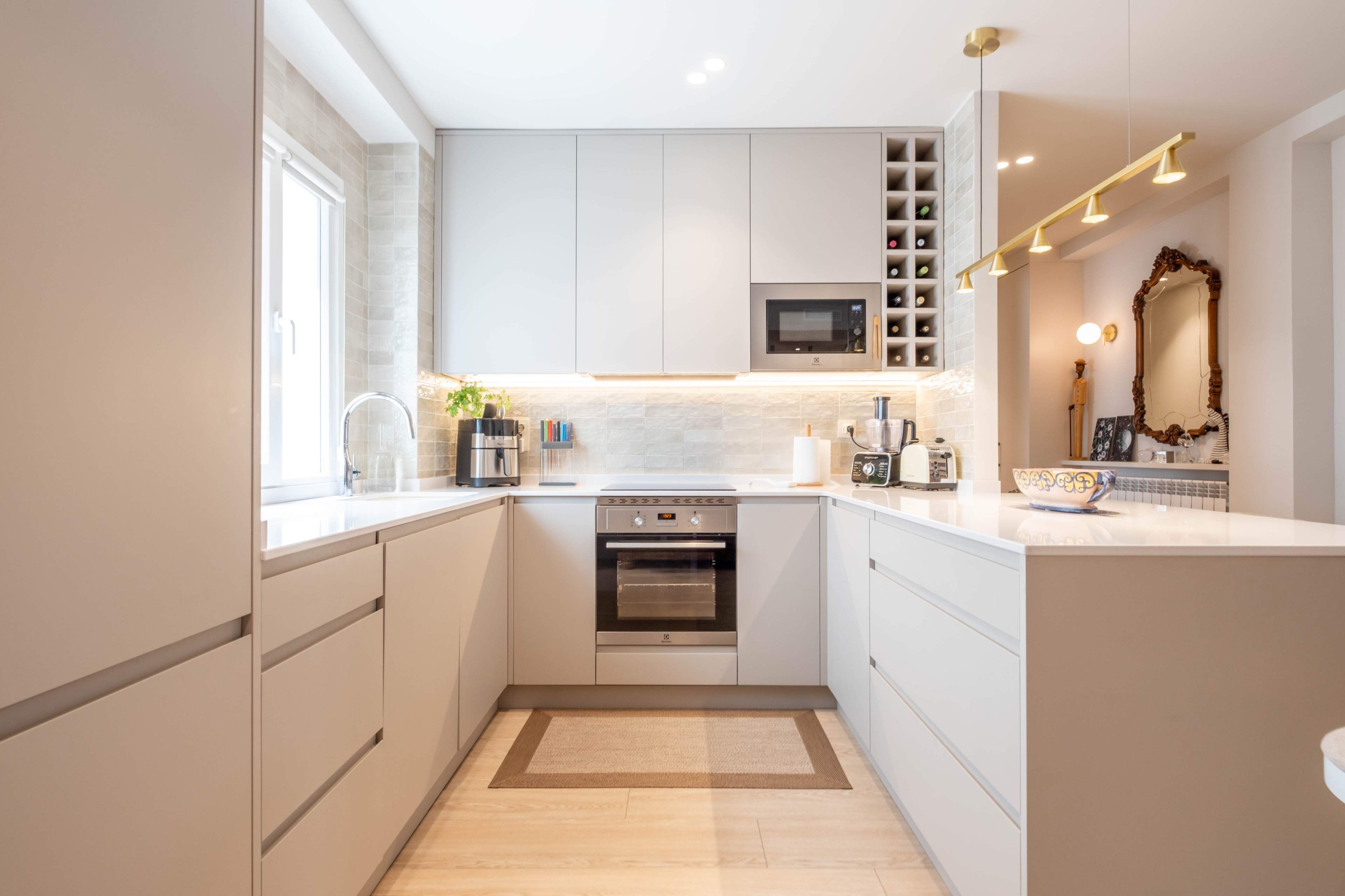 Kitchen of Flat for sale in  Zaragoza Capital  with Air Conditioner, Heating and Parquet flooring